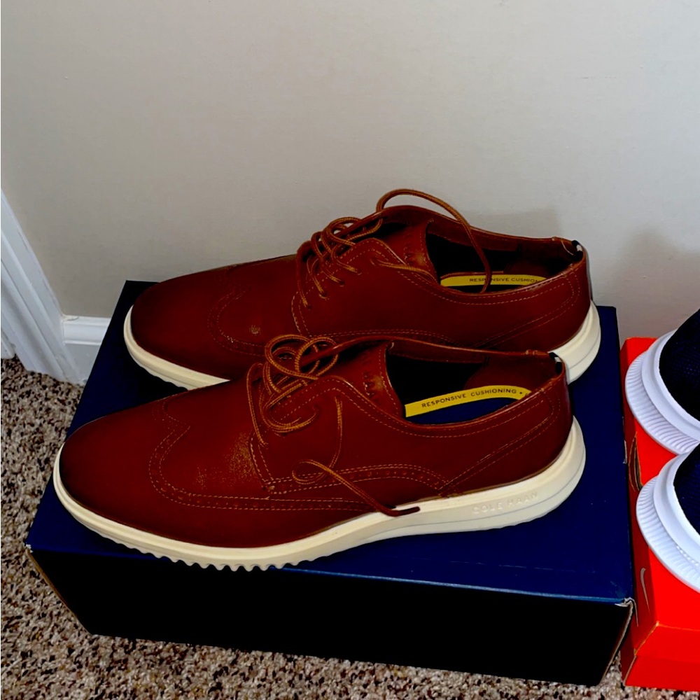 Cole Haan - Picture 1 of 3